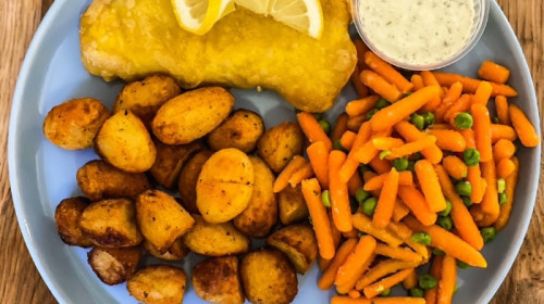 Kibbelingen, Ravigottesaus met worteltjes en gebakken aardappelen
